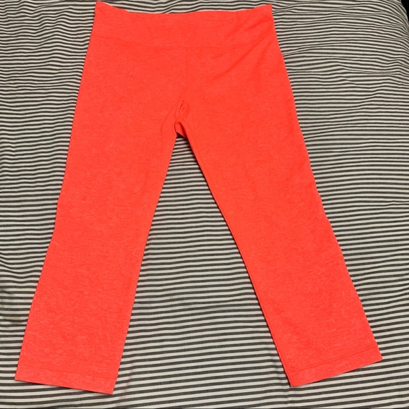 Under Amour bold orange crop work out pants - Picture 3 of 6